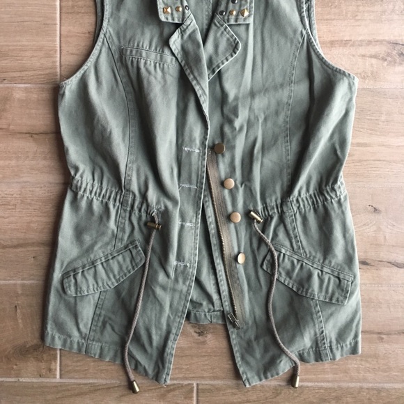 Olive Green Safari Vest - Picture 2 of 5